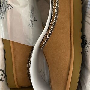 Ugg Tasman tan Suede Moccasin Slippers